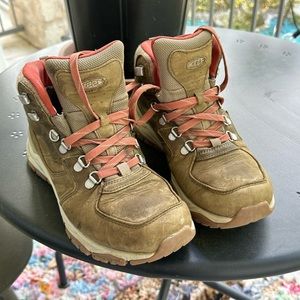 Keen Hiking Boots 7.5
